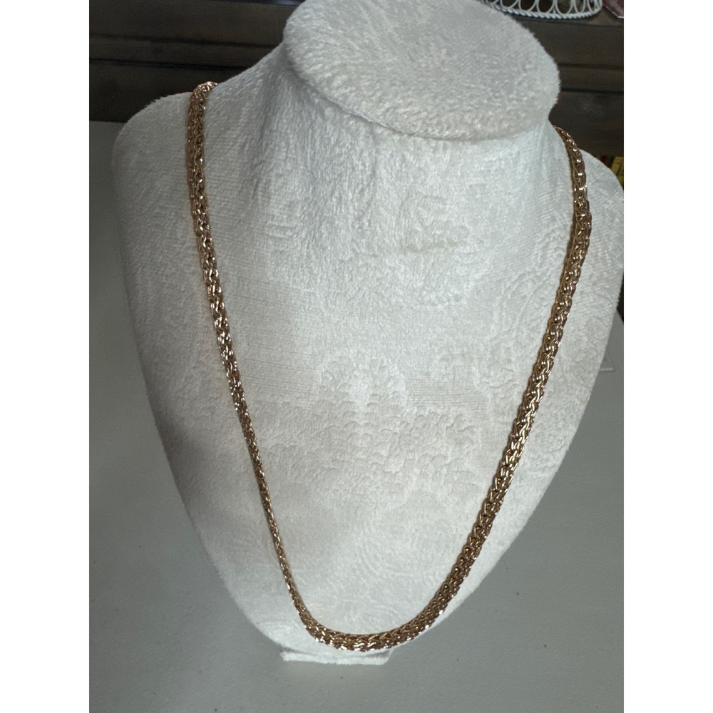 Guess Gold Tone Wheat Chain Necklace Braided Link Logo Charm 24 Inch